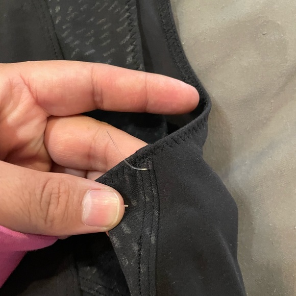 Lululemon Nulu and Mesh Yoga Tank Top size 8 New without tag - Picture 5 of 6